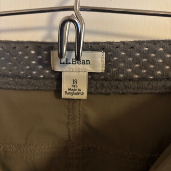 Llbean Comfort Trail shorts - Picture 4 of 7